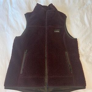 Size large women’s LL Bean fleece vest